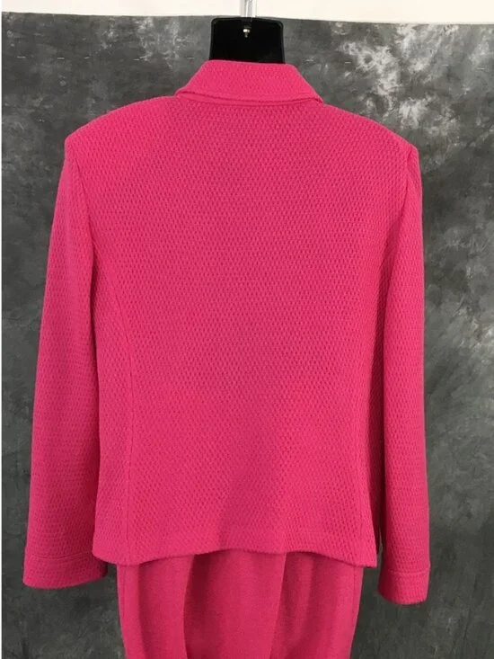 BEAUTIFUL St John collection knit pink jacket skirt suit size 12 - Picture 8 of 10